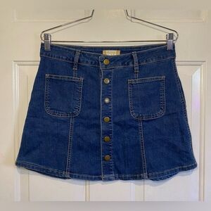 Altar’d State Women’s Denim Button Front Mini Skirt Size Small Dark Wash Stretch